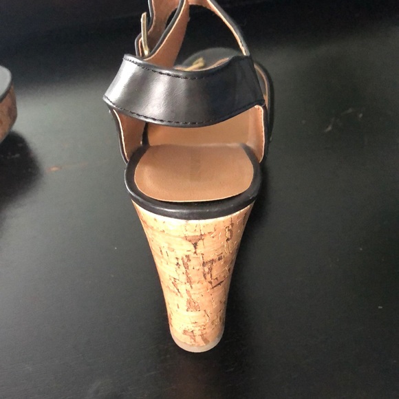 Black and Tan wedges - Picture 3 of 3